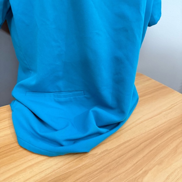 Figs Casma Scrub Top sz M Teal - Picture 3 of 7